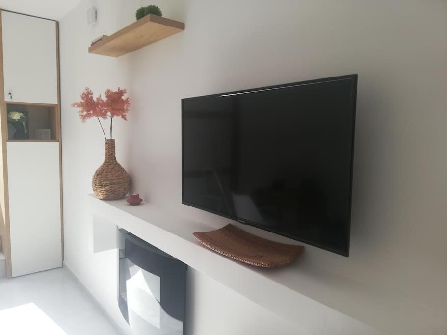 Brio Luxurious Urban Stay In Heraklio,Wifi,Αc イラクリオン エクステリア 写真