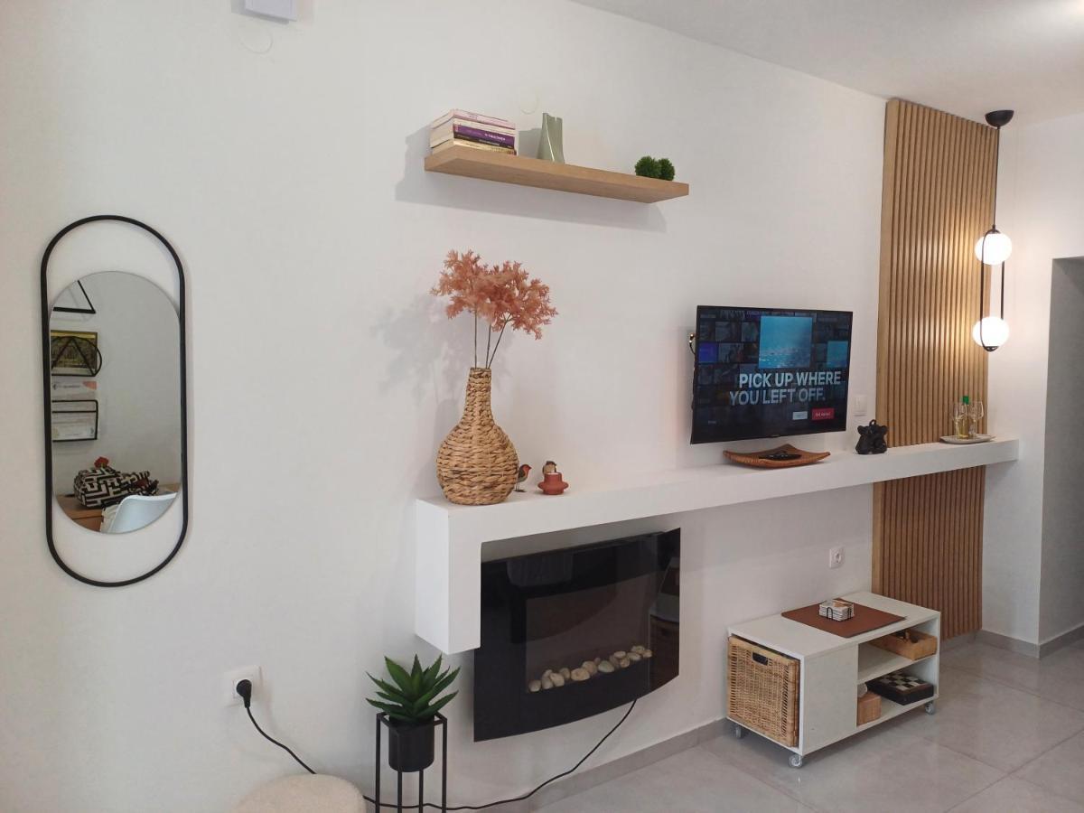 Brio Luxurious Urban Stay In Heraklio,Wifi,Αc イラクリオン エクステリア 写真